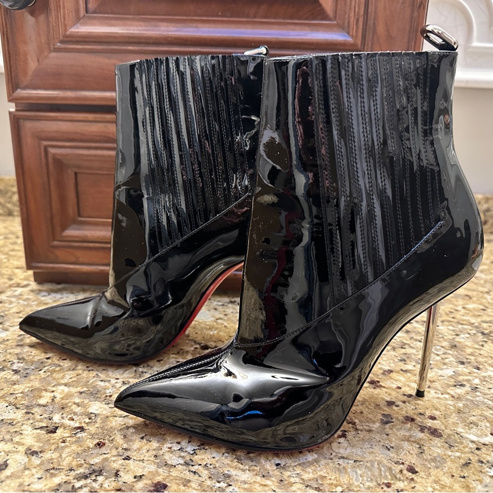 Christian Louboutin Black Eloise Booty 38